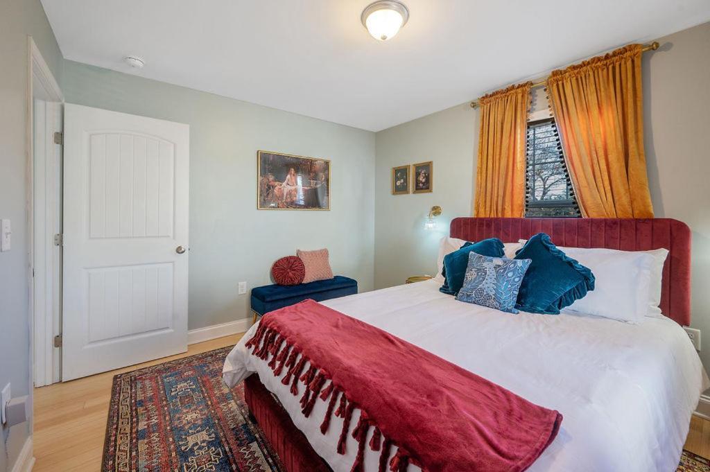 New Victorian Theme, 3Br, Lrg Backyard Close To Pnc Arena, Downtown, And Rdu Airport ローリー エクステリア 写真