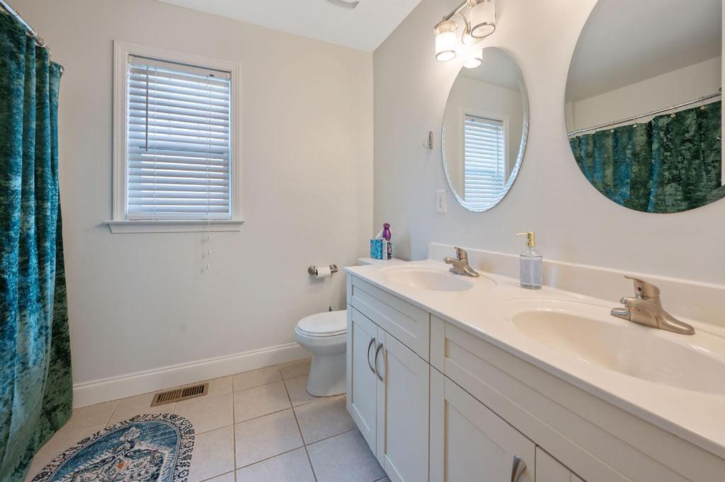 New Victorian Theme, 3Br, Lrg Backyard Close To Pnc Arena, Downtown, And Rdu Airport ローリー エクステリア 写真